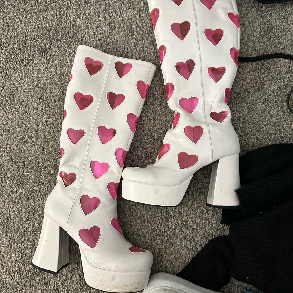 Heart gogo boots